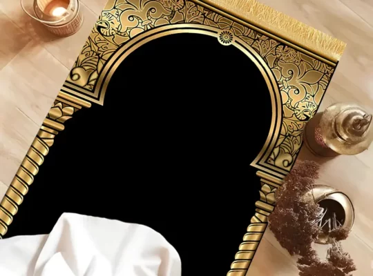 1 قطعة سجادة صلاة مسلمة بأسلوب قديم – مخمل ذهبي مع شرابات