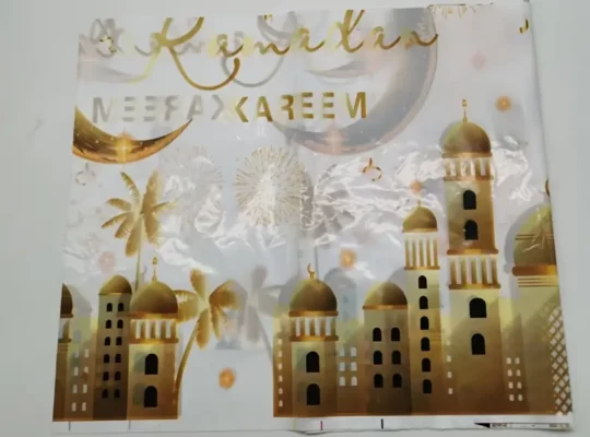 1 قطعة مفرش طاولة رمضان مبارك أنيق باللون الأبيض