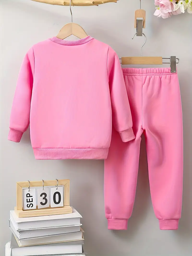 مجموعة من قطعتين من السويت شيرتات اللطيفة والبسيطة مع بنطلون مطابق للفتيات الصغيرات، تتميز بطبعات رمضانية، مناسبة للخريف والشتاء، للخارج