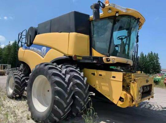 آلة حصاد مستعملة للبيع حصادة CR8090 HOLLAND مستعملة حصادة CR8090 عالية الجودة من New Holland