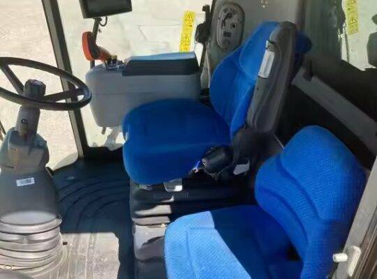 حصادة CR8.90 مستعملة من New Holland بسعر رخيص بالجملة بأفضل تصنيع