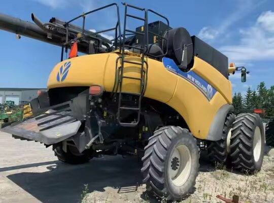 آلة حصاد مستعملة للبيع حصادة CR8090 HOLLAND مستعملة حصادة CR8090 عالية الجودة من New Holland