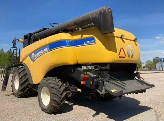 حصادة CR8.90 مستعملة من New Holland بسعر رخيص بالجملة بأفضل تصنيع