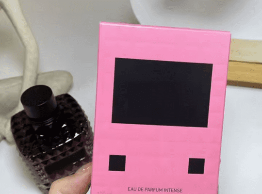 عطر نسائي من الكولونيا