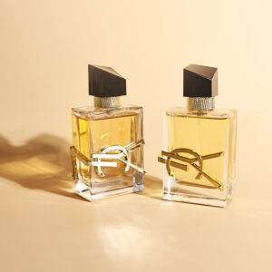 عطر نسائي منعش يدوم طويلاً بتصميم جديد