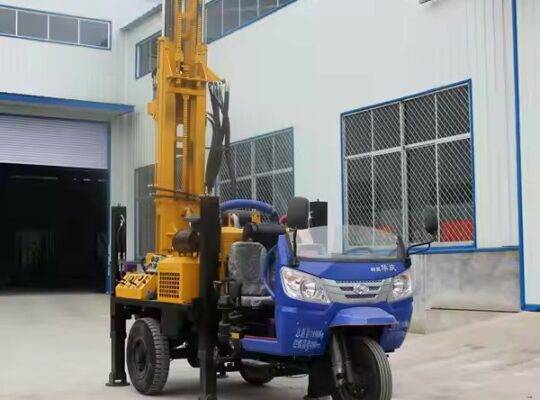 CSL200 200m منصة حفر آبار المياه المزودة بفوهة جرار من Craigslist آلة حفر تعمل بالدواسة