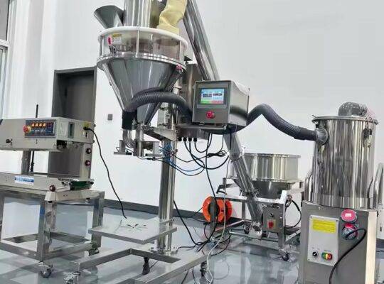 ماكينة تعبئة بودرة التوابل نصف أوتوماتيكية من ماركة FILLING AUTO BRAND