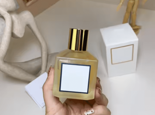 عطر نسائي من العلامة التجارية الأكثر مبيعًا