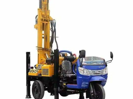 CSL200 200m منصة حفر آبار المياه المزودة بفوهة جرار من Craigslist آلة حفر تعمل بالدواسة