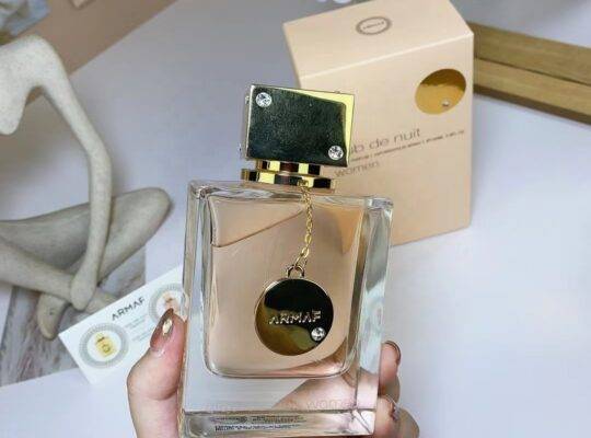 ملهى ليلي Revelry ، نادي مثالي Eau de Perfect Club Nuit Sillage من armau