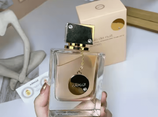 ملهى ليلي Revelry ، نادي مثالي Eau de Perfect Club Nuit Sillage