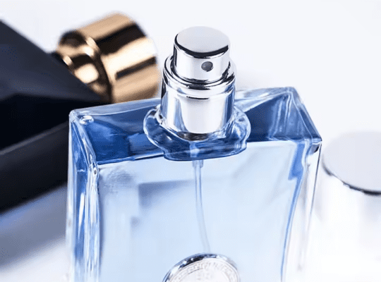 عطر رجالي من العلامة التجارية الكلاسيكية