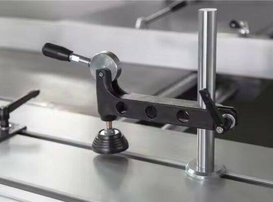 منشار لوحي منزلق من Altendorf مقاس 3200 مم، منشار قطع الأخشاب، آلات منشار الخشب