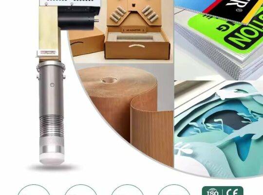 آلة قطع بلاستيكية PET رقمية متذبذبة من AOL لقطع رغوة لوح الكرتون