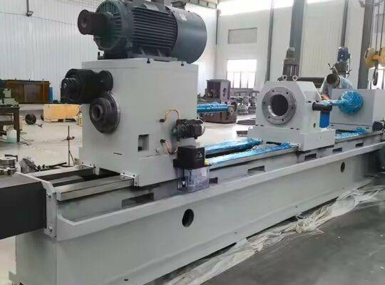 معدات أدوات آلية CNC أفقية عالية الدقة لقص الثقوب العميقة وصقل الأسطوانات الأنبوبية