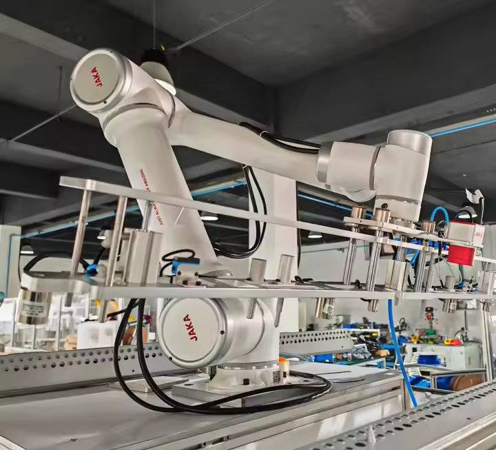روبوت تعاوني Jaka A5 6 Axis Cobot Arm ماركة صينية JAKA cobot لتجميع روبوتات الالتقاط والوضع