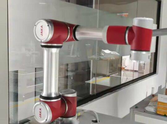 روبوت تعاوني Jaka A5 6 Axis Cobot Arm ماركة صينية JAKA cobot لتجميع روبوتات الالتقاط والوضع