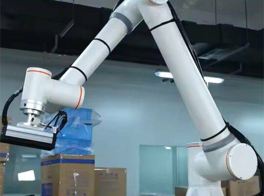 روبوتات مفصلية جديدة لعام 2023 روبوت باريستا تعاوني روبوت قهوة ERA-M5 روبوتات تعاونية للتدريس