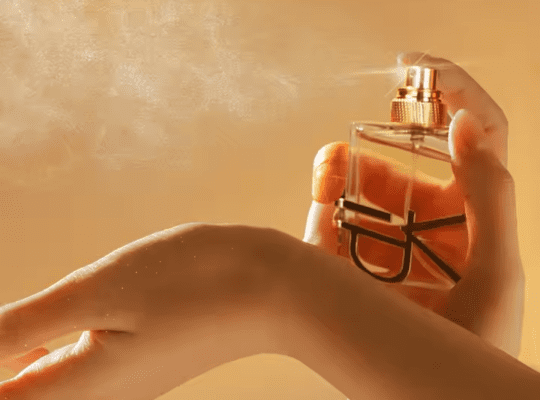عطر نسائي طازج وطبيعي