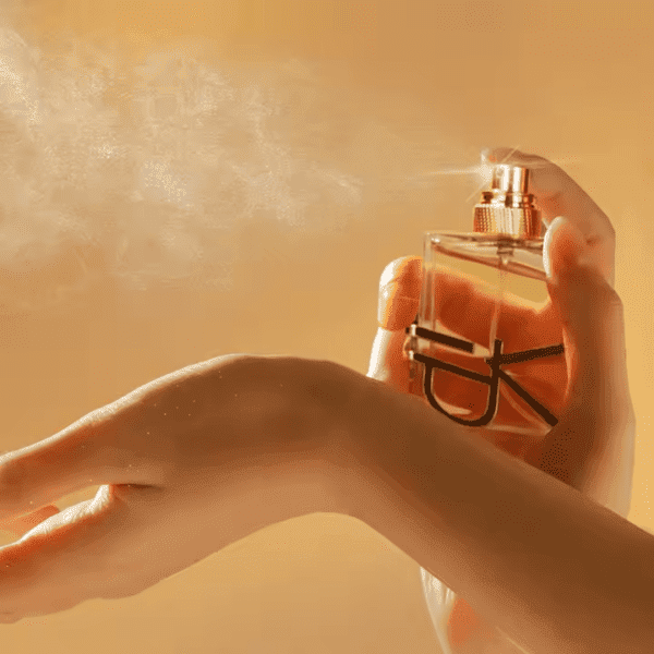 ⁦عطر نسائي طازج وطبيعي⁩ - الصورة ⁦4⁩