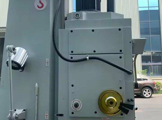 ماكينة الحفر العمودي Z5140 Z5150 ماكينة الحفر ذات العمود المربع ذات التغذية التلقائية