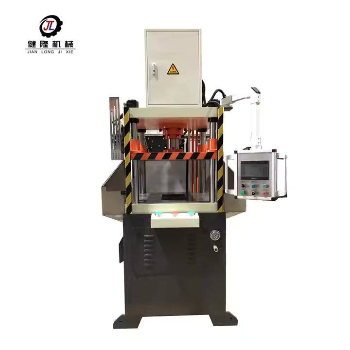 مكبس هيدروليكي آمن ودقيق بأربعة أعمدة مع سياج حماية آلة تشكيل وتشذيب