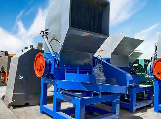 آلات سحق البلاستيك عالية الجودة المعتمدة من CE آلة سحق النفايات البلاستيكية PE PP PVC PET