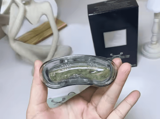 عطر طويل الأمد
