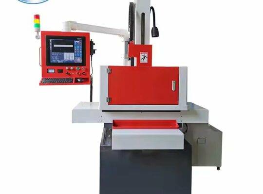 آلة ثقب شرارة كهربائية منخفضة السعر آلة ثقب صغيرة EDM CNC DD703 للمصنع