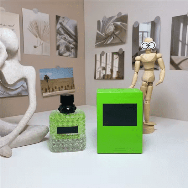 ⁦عطر أصلي فاخر من العلامة التجارية⁩ - الصورة ⁦2⁩