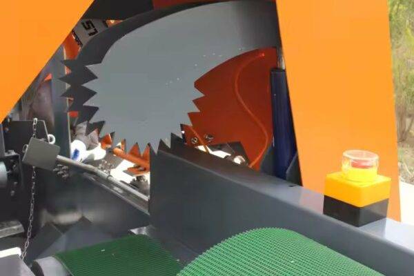 ⁦آلات الغابات 20T 18HP معالج الحطب آلة معالجة الأخشاب للخشب آلة النجارة قطع السجل والخائن⁩ - الصورة ⁦3⁩