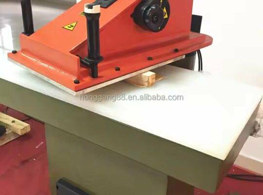 آلة قطع ذراع التأرجح الهيدروليكية لإنتاج الجلود