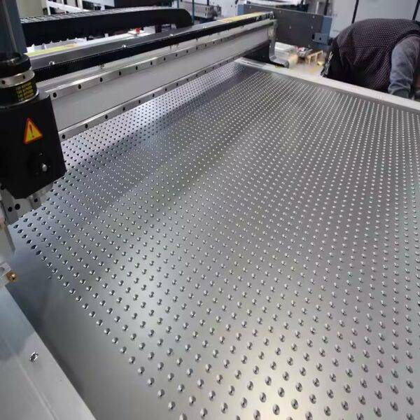 ⁦آلة قطع الجلود CNC عالية السرعة لمنتجات الأحذية والحقائب آلة قطع الجلود CNC⁩ - الصورة ⁦2⁩