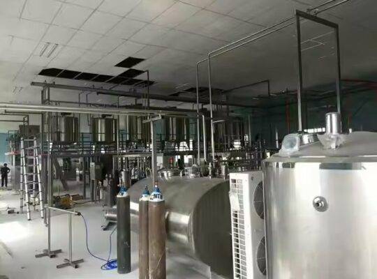 آلة إنتاج الحليب مصنع معالجة الحليب المعقم خطوط إنتاج الألبان
