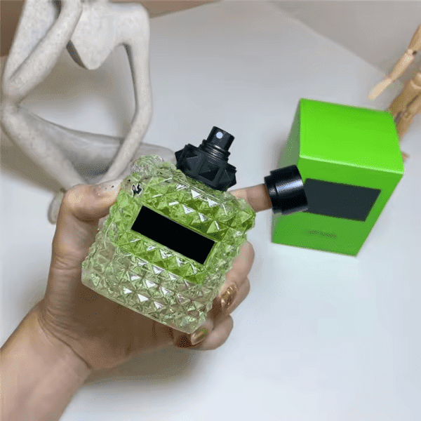 ⁦عطر أصلي فاخر من العلامة التجارية⁩ - الصورة ⁦4⁩