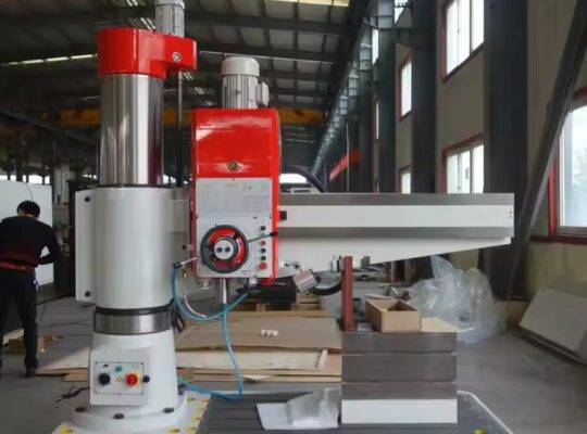 سعر آلة الحفر الهيدروليكية ذات الذراع الشعاعي الصغيرة Z3050X16 لآلات الحفر ذات الذراع الشعاعي الصغيرة المعدنية