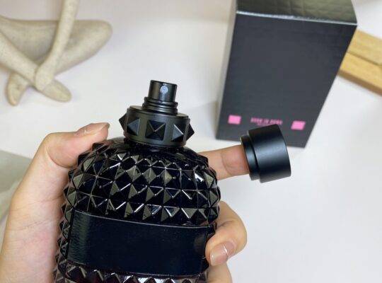 للبيع بالجملة عطر خشبي طويل الأمد