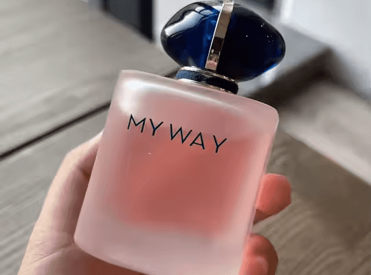 عطر نسائي أصلي
