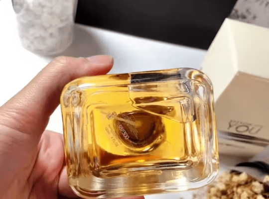 عطر نسائي بالعاطفة