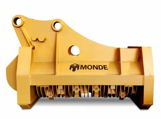 آلات الغابات العالمية حفارة الغابات Mulcher التقطيع Mulcher Wood Chipper للبيع