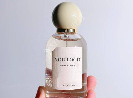 عطور نسائية بتصميم أصلي للعلامة التجارية