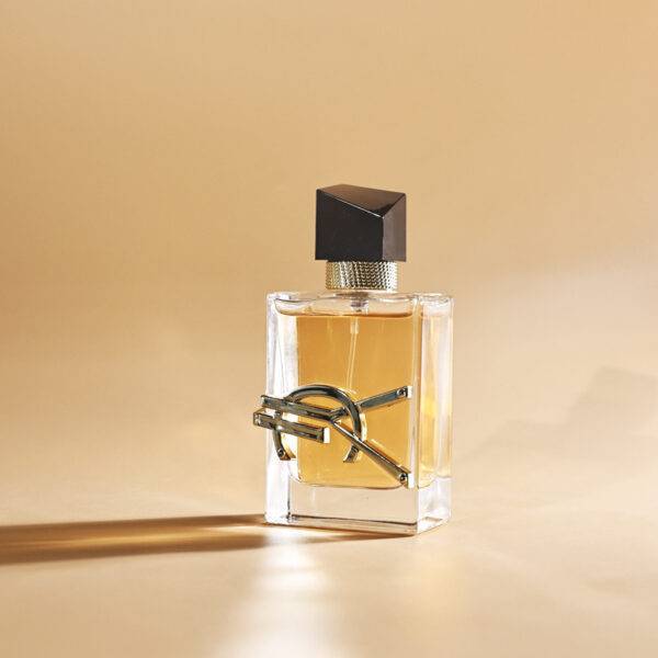 ⁦عطر نسائي منعش يدوم طويلاً بتصميم جديد⁩ - الصورة ⁦3⁩