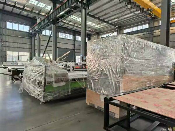 ⁦ماكينة قص القماش YINENG KP-X2025 لقص الأقمشة الثقيلة⁩ - الصورة ⁦5⁩