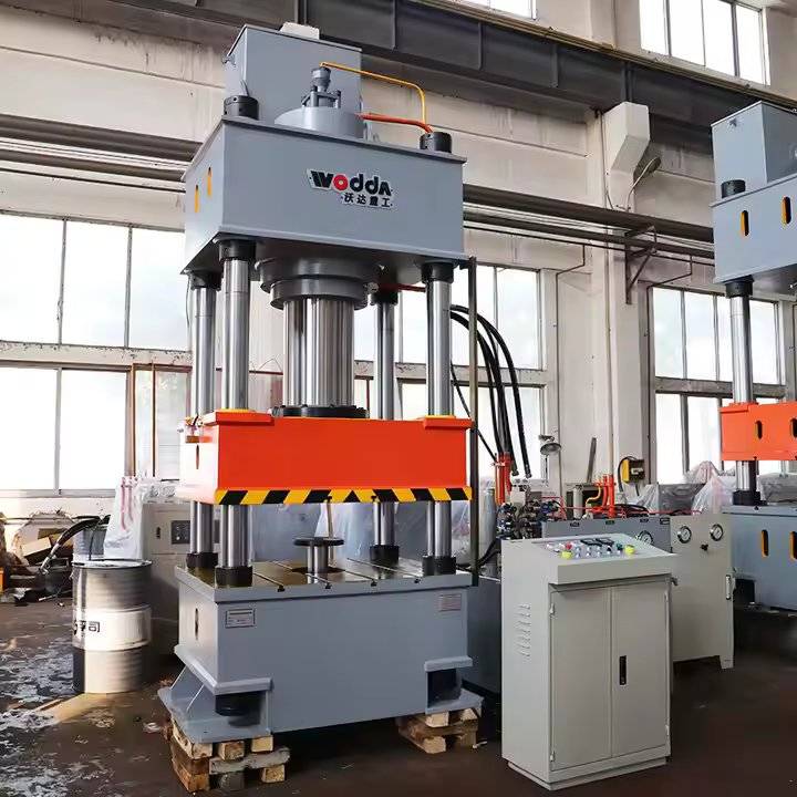 غطاء فتحة الصرف الصحي الهيدروليكية 400 طن آلة الضغط الهيدروليكية SMC