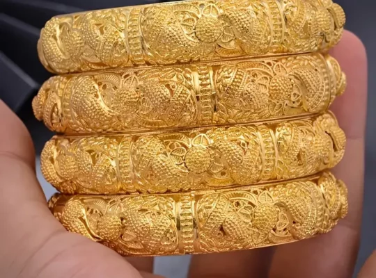 مجموعة أساور من 4 قطع