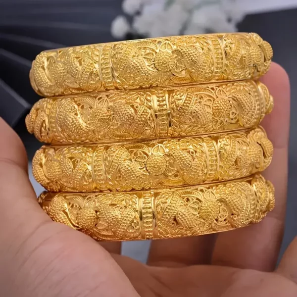 ⁦مجموعة أساور من 4 قطع⁩ - الصورة ⁦3⁩
