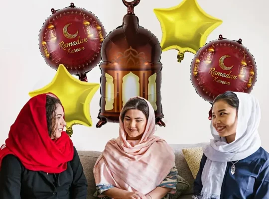 خمسة بالونات من الألومنيوم على شكل القمر