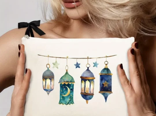 حقيبة مكياج قماشية أنيقة بتصميم فانوس رمضان