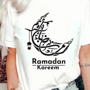 تيشيرت نسائي برسمة القمر لرمضان كريم – ياقة دائرية عادية