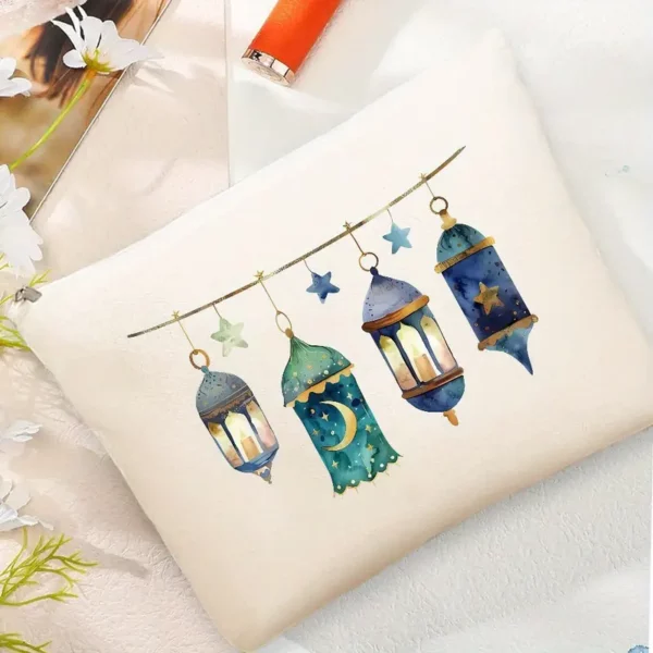 ⁦حقيبة مكياج قماشية أنيقة بتصميم فانوس رمضان⁩ - الصورة ⁦5⁩